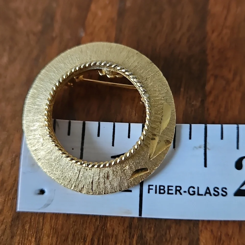 Vintage Circle Gold Tone Brooch